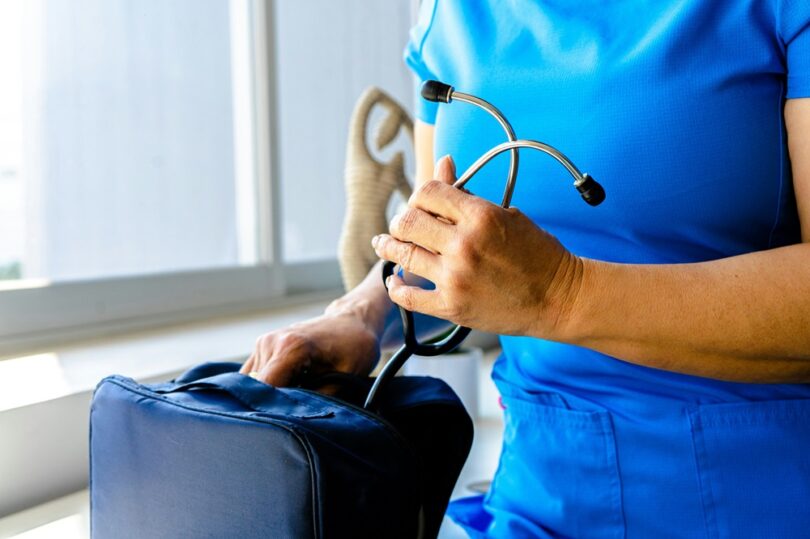 How to Become a Travel Nurse in USA and Earn Higher
